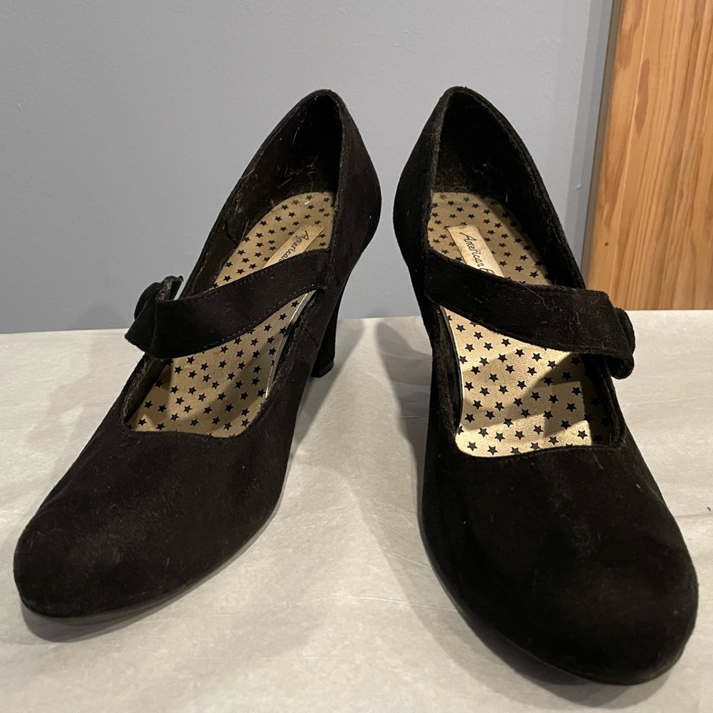 Women’s Heels Size 9. Color: Black. American Eagle AE Women’s Teens High Heels.